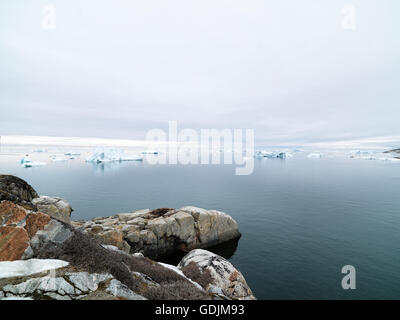 Les icebergs sont sur l'océan arctique au Groenland Banque D'Images