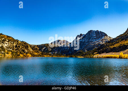 Silver Lake et Carson le long de la route 158 de la Californie pointe le lac juin boucle dans la partie Est de la Sierra Nevada Banque D'Images