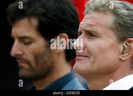 David Coulthard (R) et Mark Webber (L) présente une formule de Channel 4 de couverture au cours de Silverstone le Grand Prix de Grande-Bretagne Banque D'Images