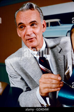 Virgil Exner, concepteur de l'automobile Banque D'Images