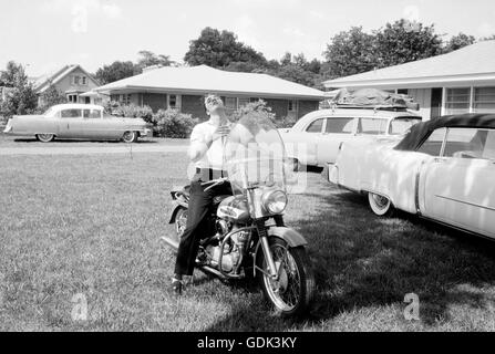 Elvis Presley à la maison, 1956 Banque D'Images