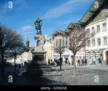 Géographie / voyage, Allemagne, Bavière, Bad Toelz, vue sur la ville / vue sur la ville, vieille ville, place principale, Marktstrasse, Winzerer, monument Banque D'Images
