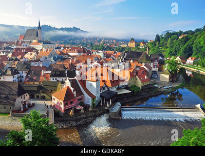 CESKY KRUMLOV, RÉPUBLIQUE TCHÈQUE - 1 août : Panorama du centre historique de Cesky Krumlov, le 1er août 2014. Banque D'Images