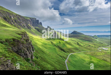 Les pinacles du Quiraing Hill l'Extrême Sommet de la Trotternish sur l'île de Skye, Écosse Banque D'Images