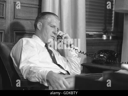 George W. Romney, ici en 1959, dans son rôle de président de American Motors Corporation. Banque D'Images
