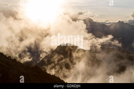 Coucher du soleil dans les Andes, au Pérou Banque D'Images