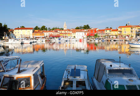 Novigrad waterfront en Istrie Banque D'Images