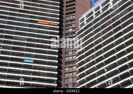 Allemagne, Cologne, l'Uni-Center Suelz dans le district. Il est l'un des plus grands bâtiments résidentiels en Europe Banque D'Images