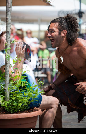 VOU Dance Company de Suva, Fidji, l'exécution au 28ème Festival de Folklore CIOFF international Folkart, folklore sous-festival Festival de Carême, l'un des plus grands festivals en plein air en Europe. Folkart, Festival le Carême, Maribor, Slovénie, 2016. Banque D'Images