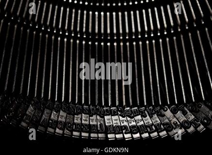 Mécanisme dans une machine à écrire vintage Banque D'Images