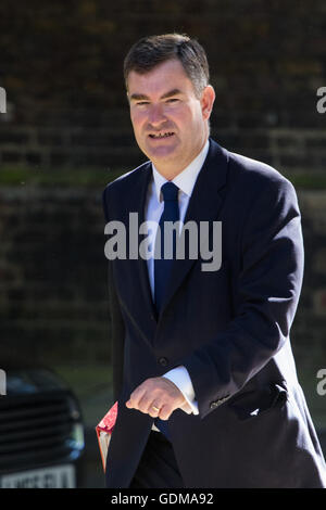 Downing Street, Londres, 19 juillet 2016. Secrétaire en chef au Trésor David Gauke arrive à la première réunion du cabinet du Premier Ministre depuis mai Theresa a pris le pouvoir. Crédit : Paul Davey/Alamy Live News Banque D'Images