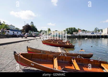 Le lac Windermere, Cumbria, Royaume-Uni. 19 juillet, 2016. Le lac Windermere Sex matin ensoleillé de la Bowness Bay sur le lac Windermere Crédit : Gordon Shoosmith/Alamy Live News Banque D'Images