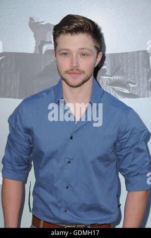 Hollywood, CA, USA. 19 juillet, 2016. 19 juillet 2016 - Hollywood, Californie. Sterling Knight. Le Los Angeles Première de ''Light's Out'' tenue à Théâtre chinois de Grauman. Crédit photo : Birdie Thompson/AdMedia Crédit : Birdie Thompson/AdMedia/ZUMA/Alamy Fil Live News Banque D'Images