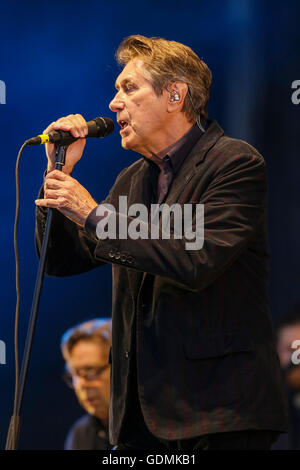 Bryan Ferry effectue au Festival d'été de Québec, dans la ville de Québec, le vendredi 15 juillet 2016. Banque D'Images