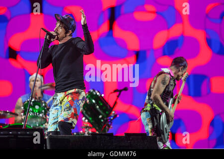 Red Hot Chili Peppers en prestation au Festival d'été de Québec, dans la ville de Québec, le samedi 16 juillet 2016. Banque D'Images