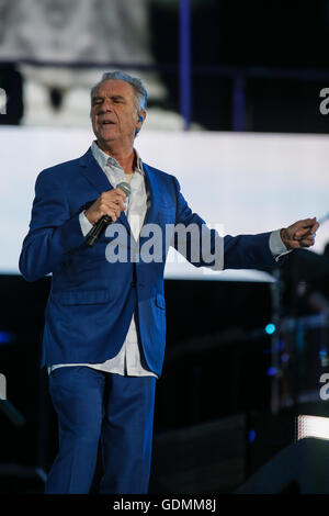 Zachary Richard procède à la St-Jean montrer sur les Plaines d'Abraham à Québec au cours de la Fête nationale du Québec, le jeudi 23 juin, 2016. Banque D'Images