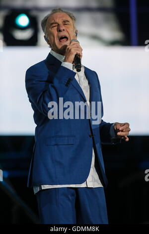 Zachary Richard procède à la St-Jean montrer sur les Plaines d'Abraham à Québec au cours de la Fête nationale du Québec, le jeudi 23 juin, 2016. Banque D'Images