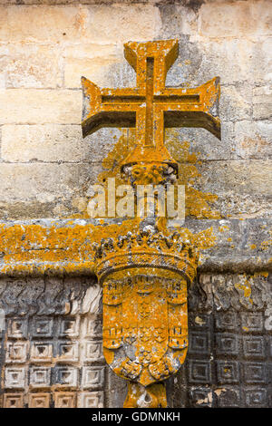 Croix de Malte sur la fenêtre manuéline, le château de Tomar, le château des Templiers, Templiers, Patrimoine de l'UNESCO, Tomar, Banque D'Images