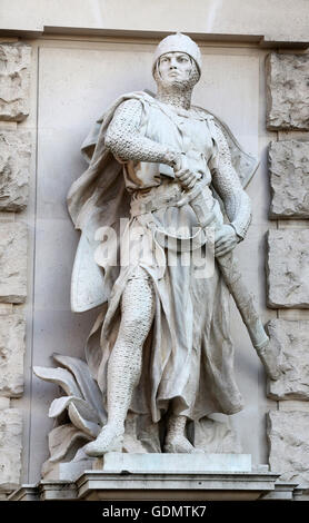 Viktor Tilgner : Crusader, sur la façade de la Neuen Burg sur Heldenplatz à Vienne, Autriche, le 10 octobre 2014. Banque D'Images