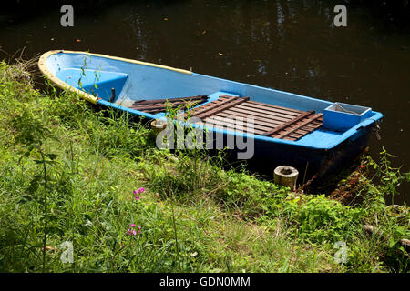Barque sur le fleuve, réserve de biosphère de Spreewald, forêt de la Spree, Luebben Brandenburg Banque D'Images