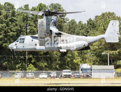 V-22 Osprey V/ADAC qui décolle de l'Aéroport de Williams Horace, Chapel Hill, NC USA Banque D'Images