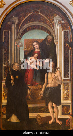 CREMONA, ITALIE - 25 MAI 2016 : la peinture de Madonna, saint Jérôme, St Ann, et Nicolas de Tolentino Banque D'Images