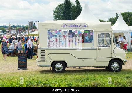 Vintage Ice Cream Van au Thames Festival de bateaux traditionnels, prés de Fawley, Henley on Thames, Oxfordshire, Angleterre Banque D'Images