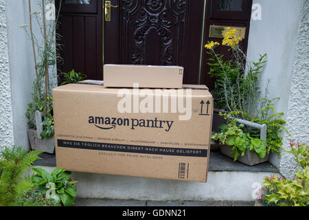 Amazon Pantry est ouvert aux membres Premier au Royaume-Uni qui paient une redevance annuelle de 79 € Banque D'Images