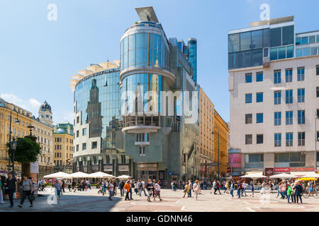 Les gens et les AHA Maison sur Stephansplatz dans le centre-ville de Vienne, Autriche Banque D'Images