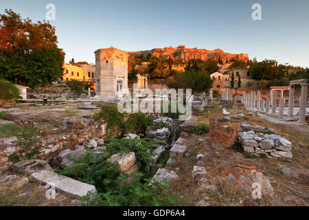 Vestiges de l'Agora romaine, Tour des vents et de l'Acropole à Athènes, Grèce. Banque D'Images