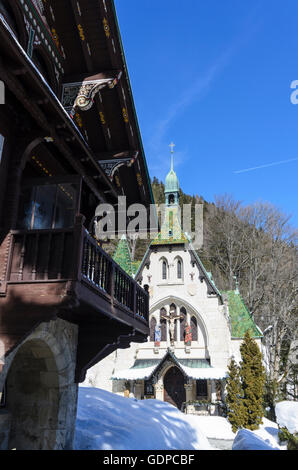 Semmering : Presbytère (à gauche) et l'église paroissiale de la Sainte Famille, l'Autriche, Niederösterreich, Autriche, Wiener Alpen, Alpes Banque D'Images