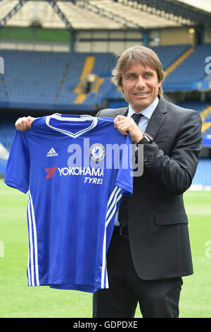 Antonio Conte a dévoilé que le nouveau manager de Chelsea, le Club de Football de Chelsea, Stamford Bridge, London UK Banque D'Images