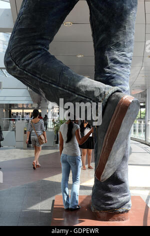 Les gens près de la le centre commercial MBK près du Siam Square dans la ville de Bangkok en Thaïlande en Southeastasia. Banque D'Images