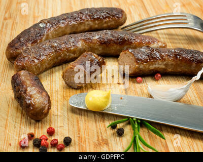 Grill - saucisses merguez Banque D'Images