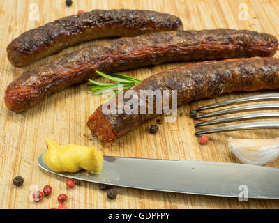 Grill - saucisses merguez Banque D'Images