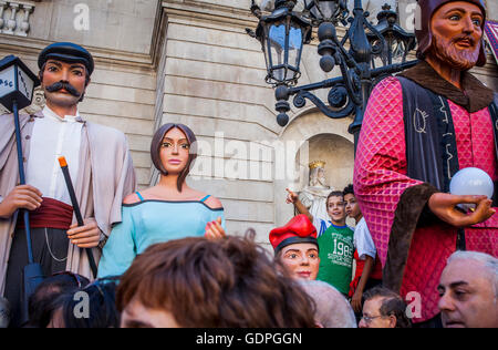 Au cours de la Merce géants Festival. Plaça de Sant Jaume. Barcelone. La Catalogne. Espagne Banque D'Images