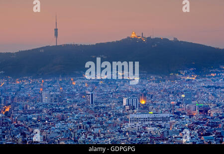 Vue sur Barcelone du château de Montjuic, Barcelone, Espagne Banque D'Images