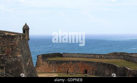 San Cristóbal, El Diablo surplombant la mer, la vieille ville, le vieux San Juan Puerto Rico Banque D'Images