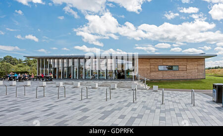 Le nouveau centre d'accueil et café à l'Hélix Le Kelpies park à Falkirk en Écosse Banque D'Images