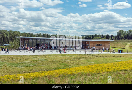 Le nouveau centre d'accueil et café à l'Hélix Le Kelpies park à Falkirk en Écosse Banque D'Images