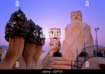 Barcelone : Toit de la Casa Milà (La Pedrera', 1906-1912) par Gaudí. Banque D'Images