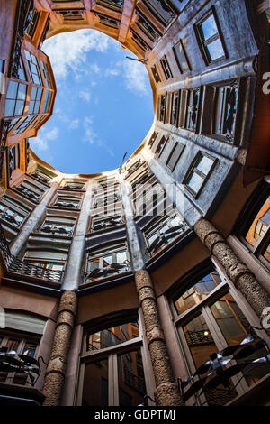 Cour intérieure, Casa Mila, de La Pedrera, Barcelone, Catalogne, Espagne Banque D'Images