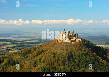 Géographie / voyage, Allemagne, Bade-Wurtemberg, le Château de Hohenzollern, vue de Zeller Horn, près de Hechingen, Additional-Rights Clearance-Info-Not-Available- Banque D'Images