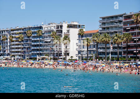 Plage ensoleillée d'Antibes - Juan les Pins - Rivière française - France Banque D'Images