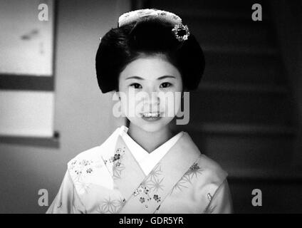 Portrait of a 16 ans appelé maiko chikasaya, région du Kansai, Kyoto, Japon Banque D'Images