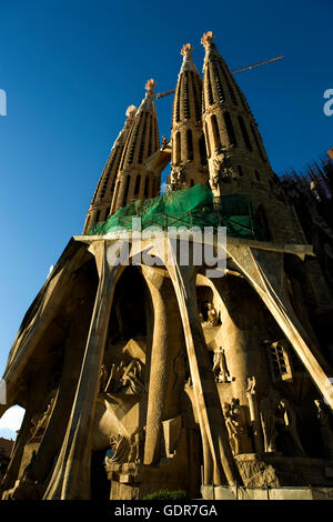 Barcelone, La Sagrada Familia : façade de la Passion Banque D'Images