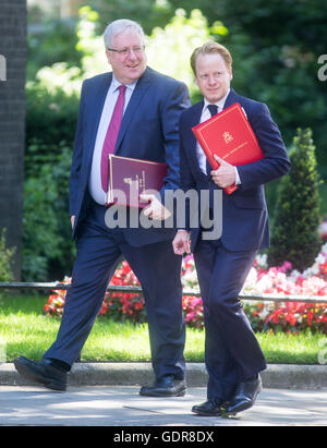 Chancelier du duché de Lancaster Patrick McLoughlin et ministre de l'armoire et bureau payeur général Ben Gummer Banque D'Images