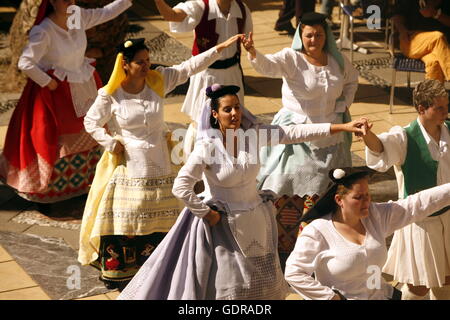 Un spectacle de danse folklorique dans le Pueblo Canario la ville Las Palmas sur l'île des Canaries de l'Espagne dans l'océan Atlantique. Banque D'Images