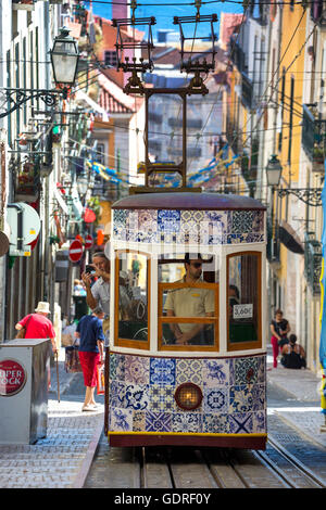 Funiculaire Elevador da Gloria cabine d'un tramway entre la Baixa et Chiado, le plus élevé, Lisbonne, Lisbonne street Banque D'Images