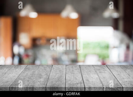 Haut noir et blanc avec en arrière-plan flou abstrait coffee shop, stock photo Banque D'Images